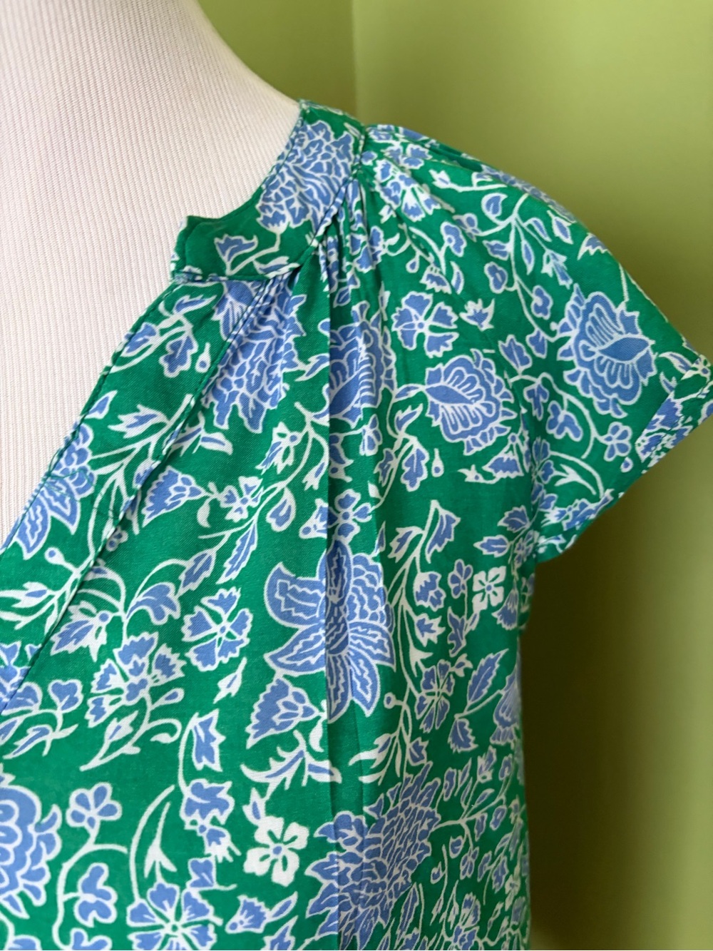 Sonoma Green Floral Cap-Sleeve V-Neck Top - Picture 2 of 7